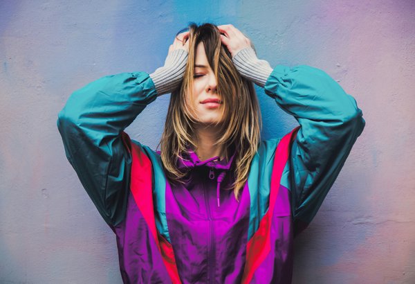 How to Match a Tweed Pencil Skirt With a Silk Blouse for an Academic Chic Look?